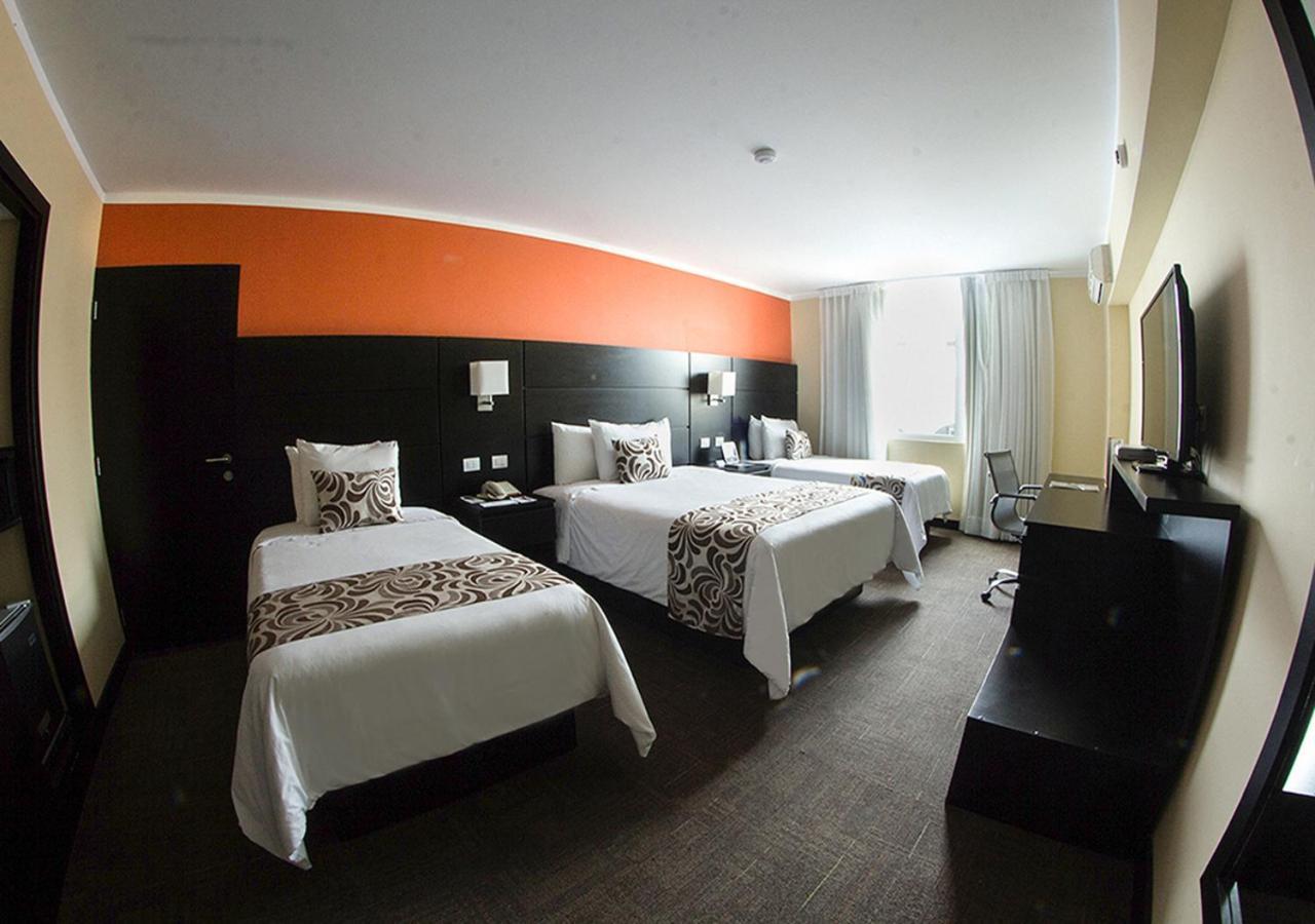 Hotel El Gran Marques Trujillo Buitenkant foto