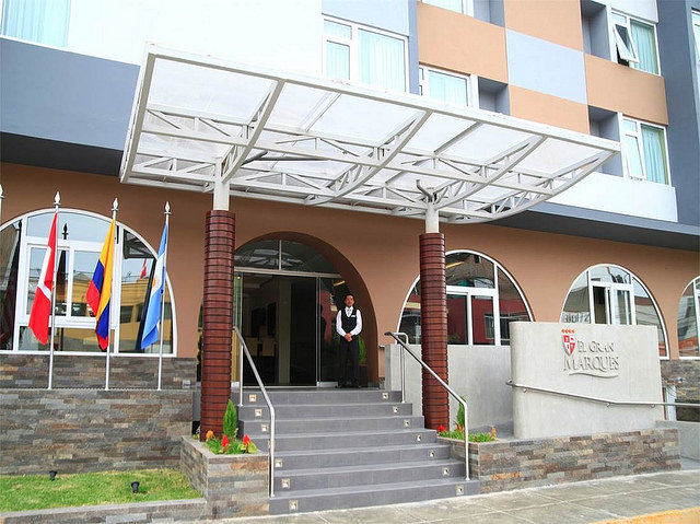 Hotel El Gran Marques Trujillo Buitenkant foto