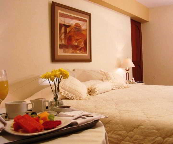 Hotel El Gran Marques Trujillo Buitenkant foto